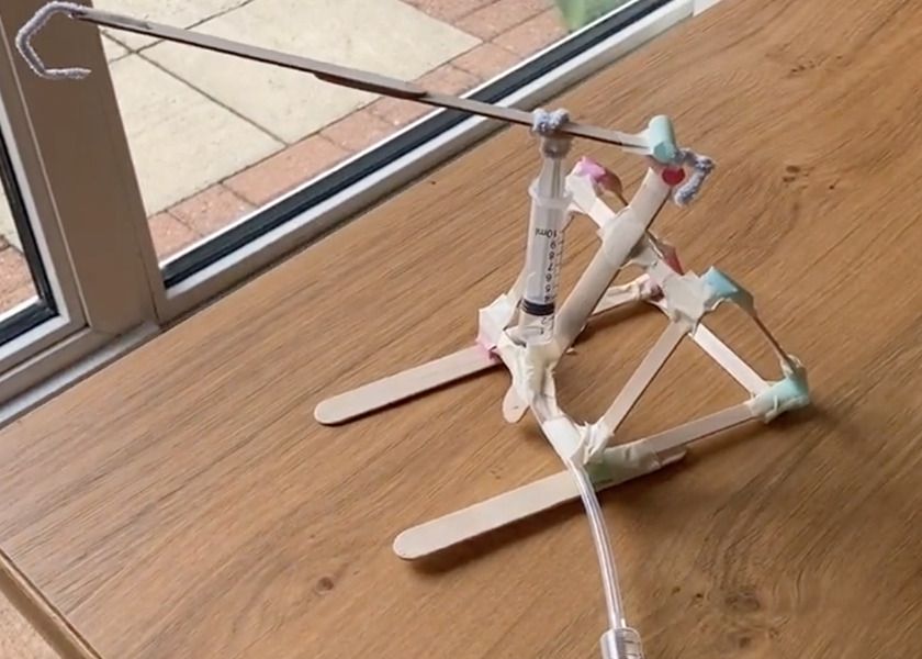 Home made pneumatic machines for school children - image